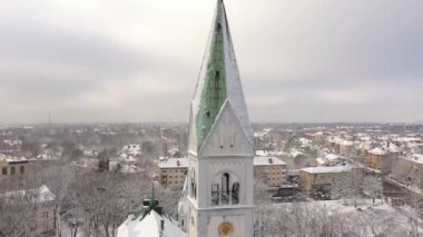 Kışın Kaliningrad Kukla Tiyatrosu Kulesi