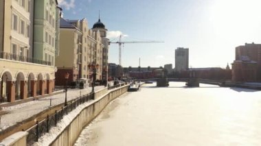 Kışın Kaliningrad 'daki Balıkçı Köyü' nün hava manzarası