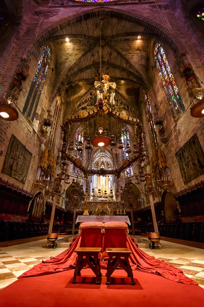 Interior de Catedral de Santa Maria de Palma (La Seu) en Palma — Foto de Stock