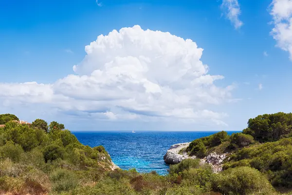 Středomořské pobřeží ostrova Mallorca — Stock fotografie