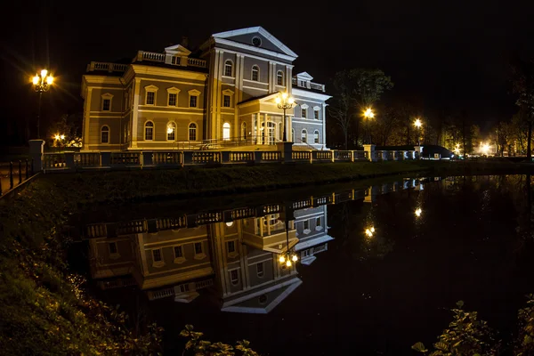 Paysage urbain nocturne de Kaliningrad — Photo