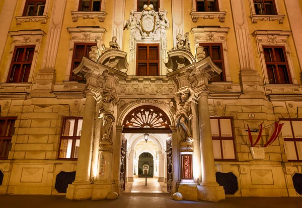 La facciata del Palazzo di Vienna — Foto Stock