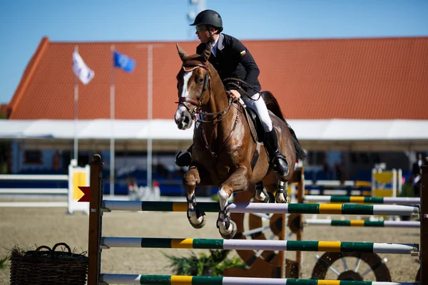 Tournoi annuel de saut d'obstacles CSI 4 à Chernyahovsk — Photo