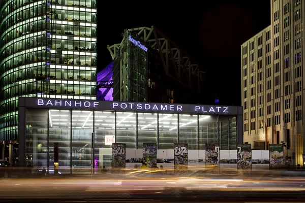 Verkehr am Potsdamer Platz — Stockfoto