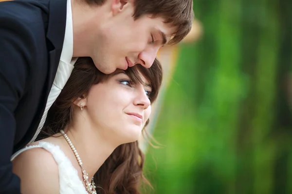 Bride and groom — Stock Photo, Image