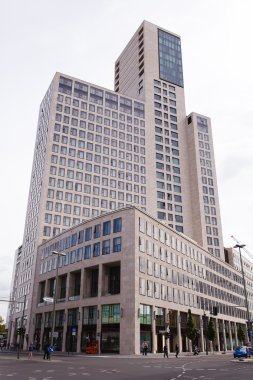 Waldorf-Astoria Berlin binası