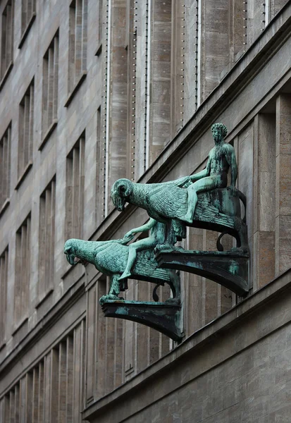 A homlokzat szobor — Stock Fotó