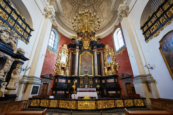 Interior de la Iglesia de los Santos Pedro y Pablo — Foto de Stock