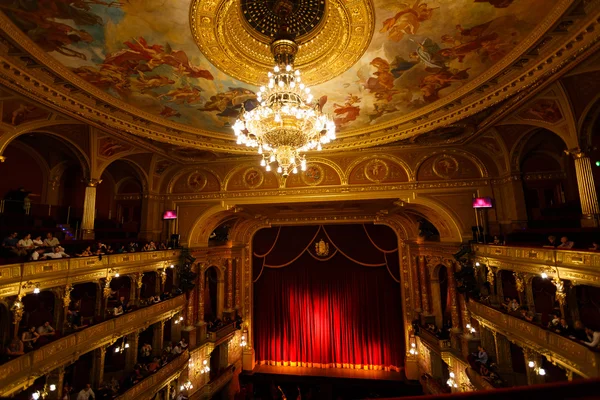 Oude staat opera opera house in Boedapest — Stockfoto