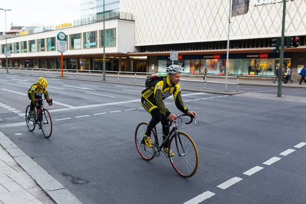 Radfahrer auf der Straße — Stockfoto