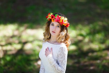 Ormandaki güzel kız