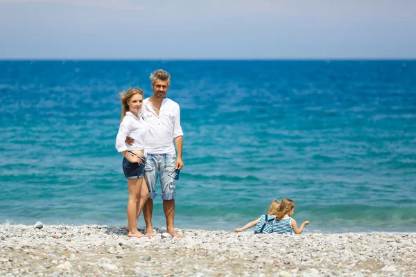 Ung lykkelig familie - Stock-foto