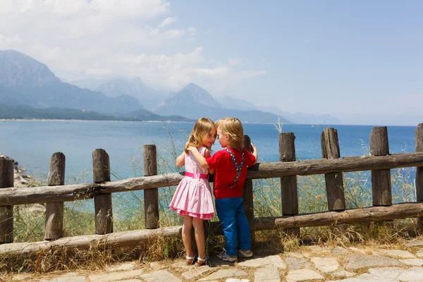 Two cute kids — Stock Photo, Image