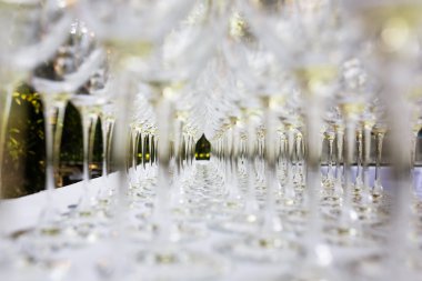 Birkaç şarap bardakları