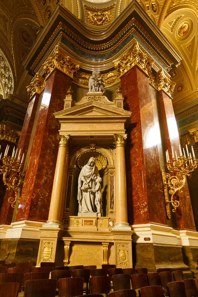 Statue in Saint Stephens Basilica — Stock Photo, Image