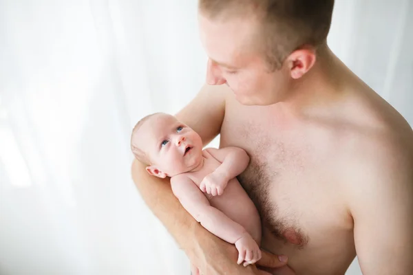Father and his one month old son — Stock Photo, Image