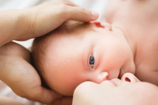 Mother and her one month old son close up — Stock Photo, Image