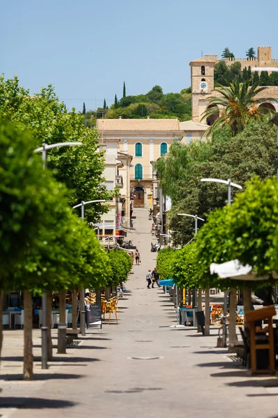 The main pedestrian street of Arta, Mallorca — Stock Photo, Image