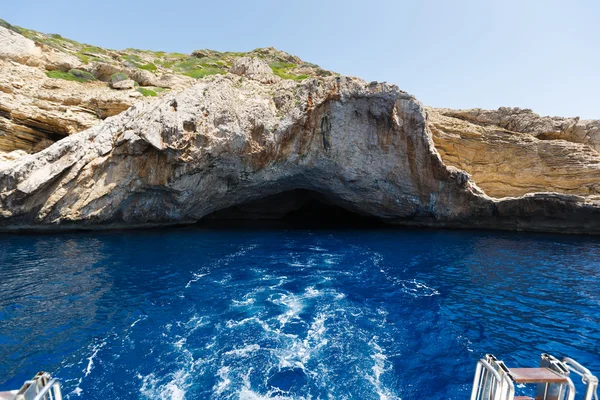 Cabrera Island'da mağara