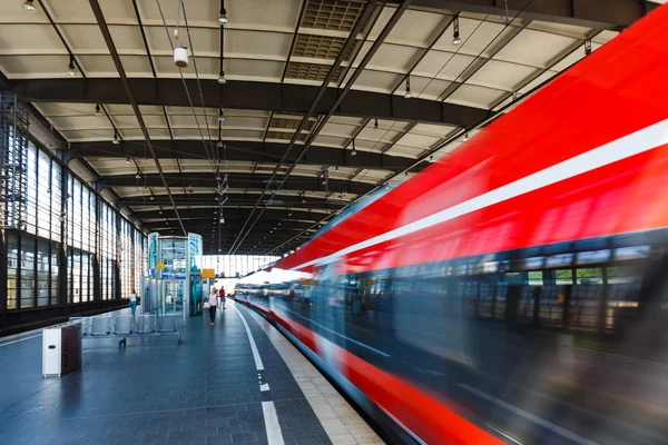 Berlinde demiryolu İstasyonu — Stok fotoğraf