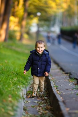 Mutlu küçük çocuk