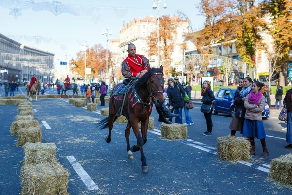 Lo spettacolo cosacchi di equitazione — Foto Stock