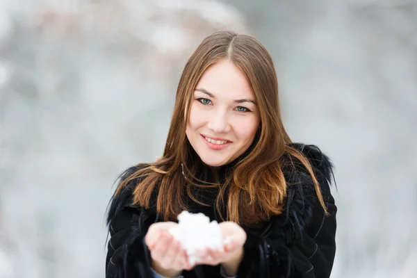 Ritratto donna in inverno — Foto Stock