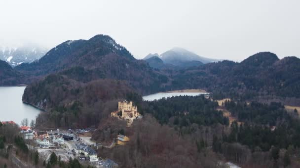 Castelo na montanha — Vídeo de Stock