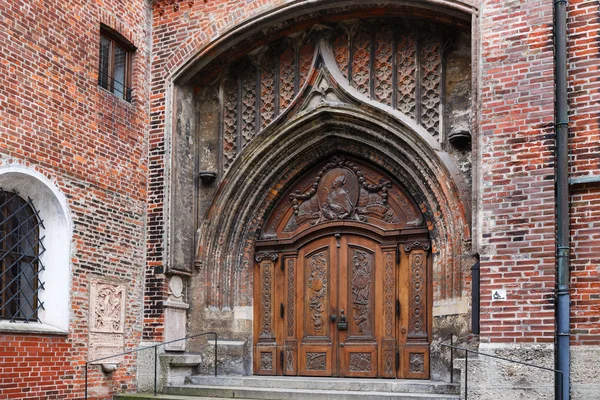 Deur in Frauenkirche — Stockfoto