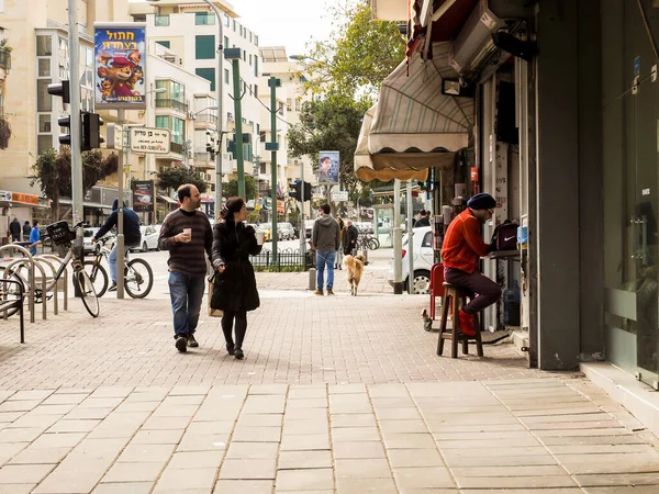 Israel Tel Aviv Febrero 2017 Hombre Sentado Con Café Mañana — Foto de Stock