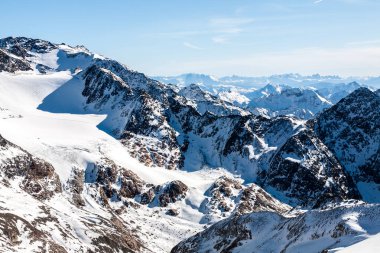 Alp dağlarının güzel manzarası, Avusturya, Stubai