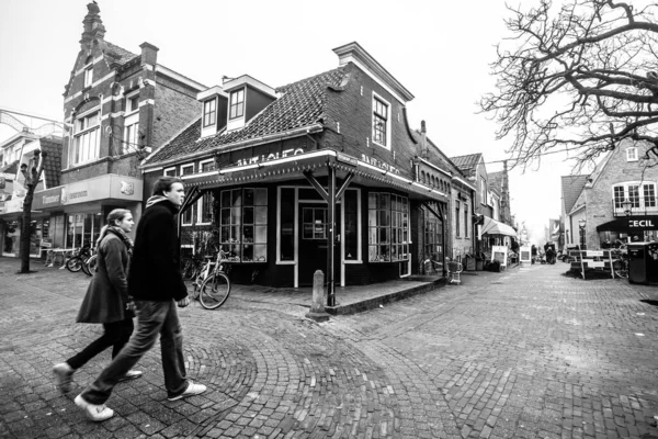 Den Hoorn Niederlande Februar 2010 Menschen Gehen Der Kleinen Stadt — Stockfoto