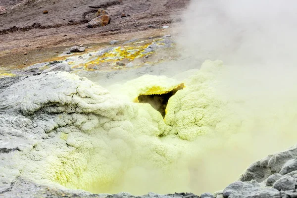 Steaming Sulfuric Active Fumaroles Volcano Mutnovsky Kamchatka Peninsula Russia — Stock Photo, Image