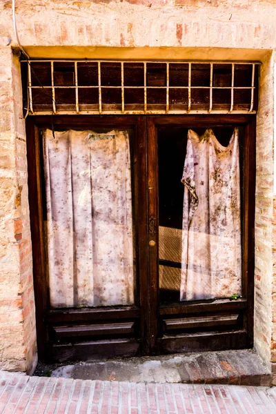 Старые Окна Венеции Италия — стоковое фото