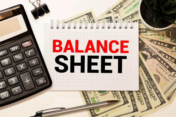 Надпись Balance Sheet Notebook Concept Planning Office Tools Chart Dollars — стоковое фото