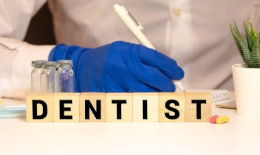 İnşaat taşlarından yapılmış DENTIST sözcüğü