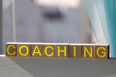 İnşaat taşları ve iş konseptiyle yapılmış bir kelime.