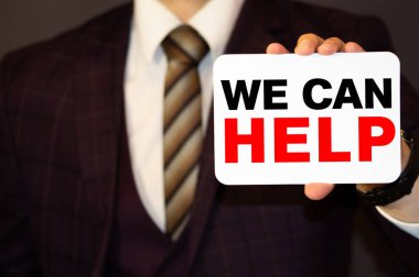 Kart gösteren bir işadamı ile mesajlaşabiliriz