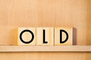 Eski kağıt dokusu ve eski kelime ahşap blokta