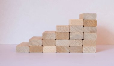 Merdivenleri tutun, sizi daha yüksek bir seviyeye taşıyın..