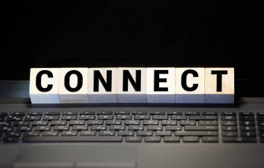 Beyazda izole edilmiş yapı taşlarıyla bağlantılı sözcük.