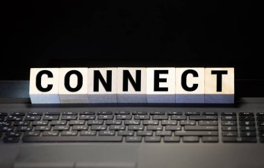 Beyazda izole edilmiş yapı taşlarıyla bağlantılı sözcük.