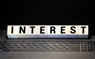 Yapı taşlarıyla yapılmış ilginç bir kelime, konsept