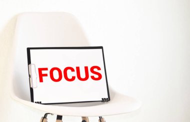 Kağıda ve iş konseptine odaklan