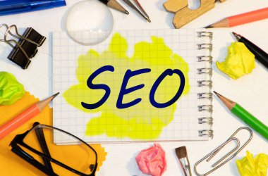 Gişe ve SEO hakkında Notlar içeren Not Defteri.