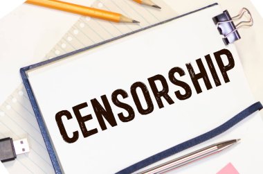 CENSORGeIP. Politika, rakipler, uzlaşma ve yanlış haber kavramı. Kart Kaydı İndeksi. Renkli kalemler ve kağıt yaprakları