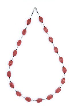 Siyah bilezik beyaz izole