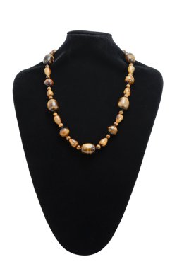 Kolye izole bir manken üzerinde