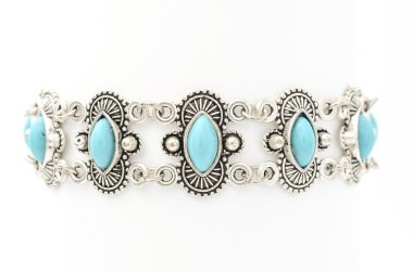 Mavi taşlı bilezik beyaza izole edilmiş