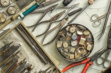 İşyeri saatçi, saatçi araçları